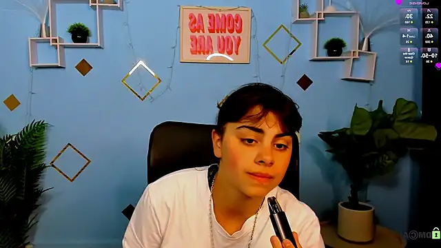 Snapshot of shadow_kiss_ chatting on June 2026 07:15:01 PM shadow kiss online show from June 2026 07:15:01 PM