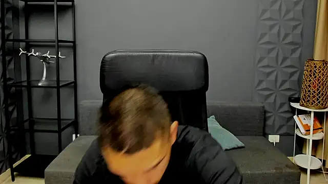 TroyWadee online show from July 2026 04:07:02 AM