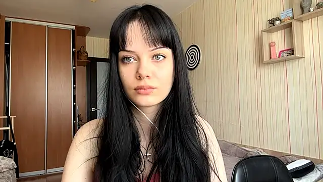 CharmaineElles online show from June 2026 01:15:02 PM