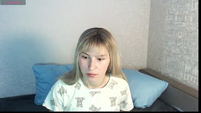 Snapshot of polly_holyy chatting on May 2026 01:02:02 AM polly holyy online show from May 2026 01:02:02 AM