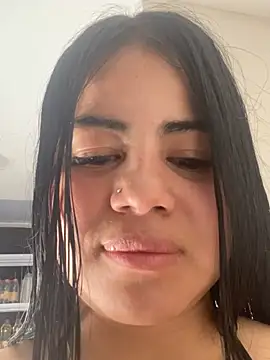 Snapshot of zoe_martinez chatting on May 2026 07:31:01 PM zoe martinez online show from May 2026 07:31:01 PM