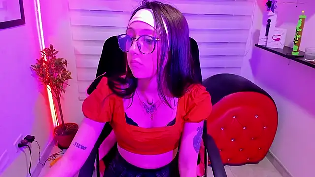 Snapshot of Brith_ness chatting on May 2026 07:44:02 PM Brith ness online show from May 2026 07:44:02 PM