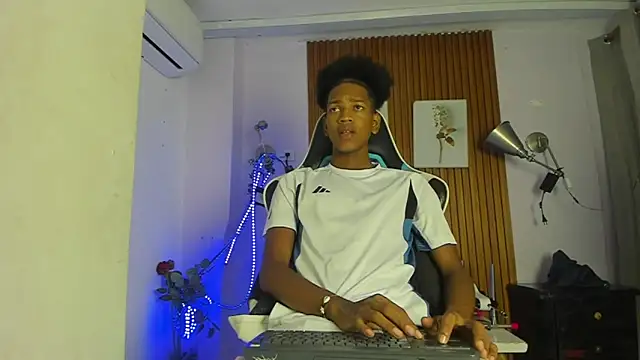 Afrowayuu online show from June 2026 05:40:02 PM