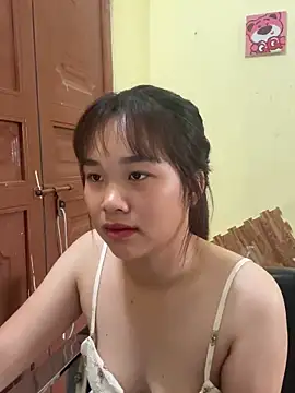 Snapshot of Lili_019 chatting on May 2026 07:03:01 AM Lili 019 online show from May 2026 07:03:01 AM