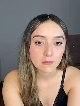 Snapshot of Sarisloves chatting on May 2026 09:53:01 PM Sarisloves online show from May 2026 09:53:01 PM