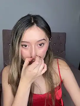 Snapshot of Sarisloves chatting on May 2026 01:56:01 AM Sarisloves online show from May 2026 01:56:01 AM