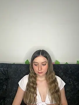 Sarisloves online show from June 2026 11:26:01 AM