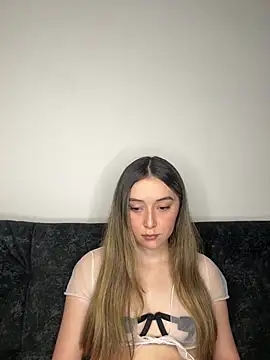 Sarisloves online show from July 2026 11:07:02 PM