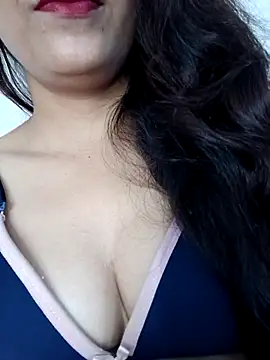 Reena2222 online show from May 2026 04:09:02 AM