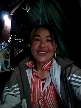 Snapshot of Mii-moo chatting on May 2026 10:20:01 AM Mii-moo online show from May 2026 10:20:01 AM