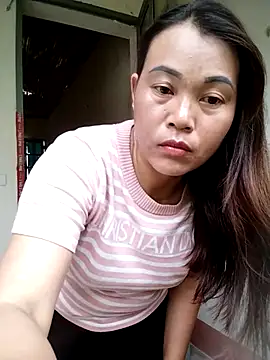Snapshot of Mii-moo chatting on May 2026 05:36:01 AM Mii-moo online show from May 2026 05:36:01 AM