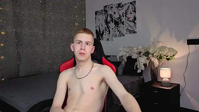 Snapshot of Tommy_CrashXXX chatting on May 2026 02:45:01 PM Tommy CrashXXX online show from May 2026 02:45:01 PM
