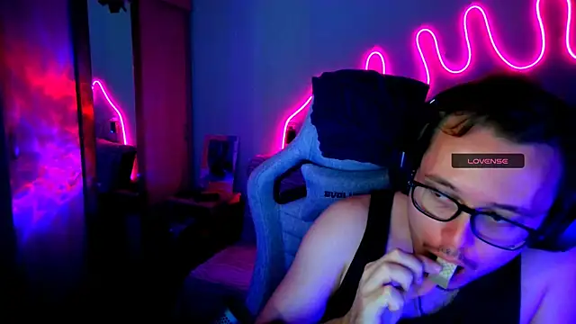 MeLanXolik online show from July 2026 10:26:01 PM