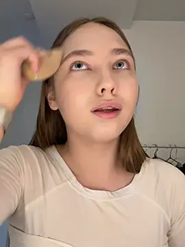 EvaVea online show from June 2026 04:27:01 PM