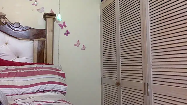 creamyamber online show from April 2026 03:09:01 PM