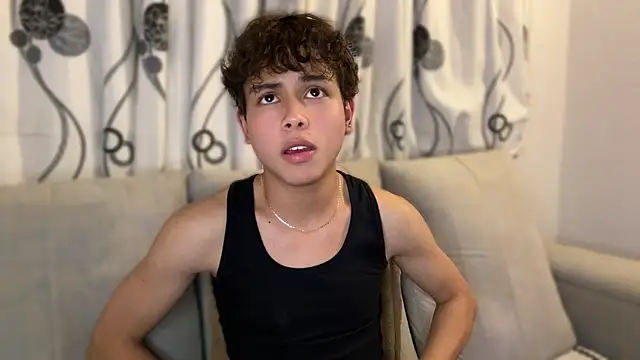 Snapshot of DanteSaint chatting on June 2026 02:47:01 AM DanteSaint online show from June 2026 02:47:01 AM