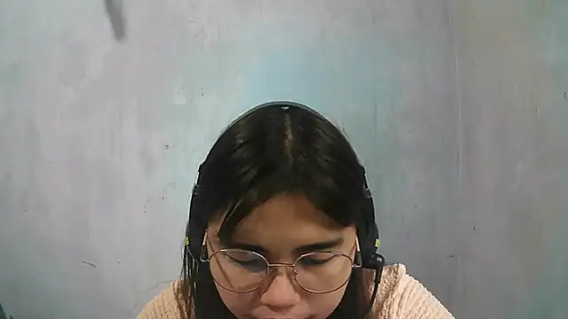 Snapshot of MaragaretSanterre chatting on May 2026 11:32:01 PM MaragaretSanterre online show from May 2026 11:32:01 PM