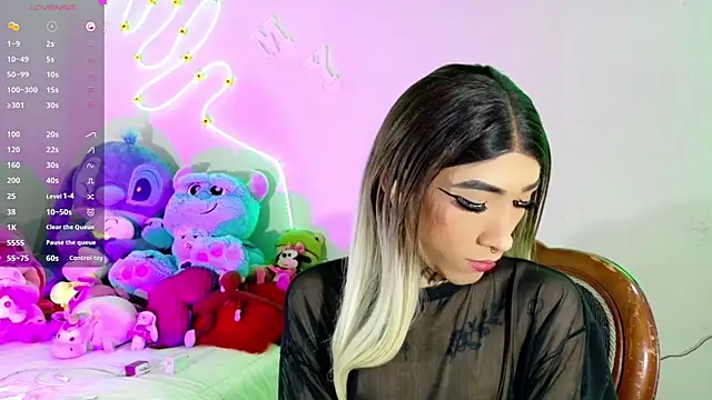 Snapshot of violeta_E_ chatting on June 2026 07:16:01 PM violeta E online show from June 2026 07:16:01 PM