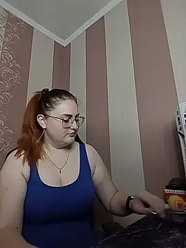 FoxyFlameX online show from June 2026 09:00:02 AM