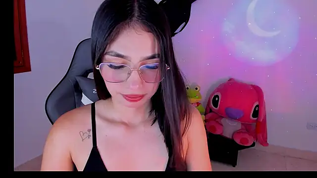 Snapshot of Scarleth_Ferrec chatting on June 2026 04:05:01 AM Scarleth Ferrec online show from June 2026 04:05:01 AM