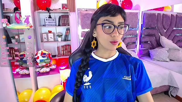 Snapshot of Violett_Gardenn chatting on June 2026 11:12:02 AM Violett Gardenn online show from June 2026 11:12:02 AM