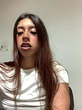 Snapshot of SarahFox- chatting on May 2026 08:38:02 PM SarahFox- online show from May 2026 08:38:02 PM