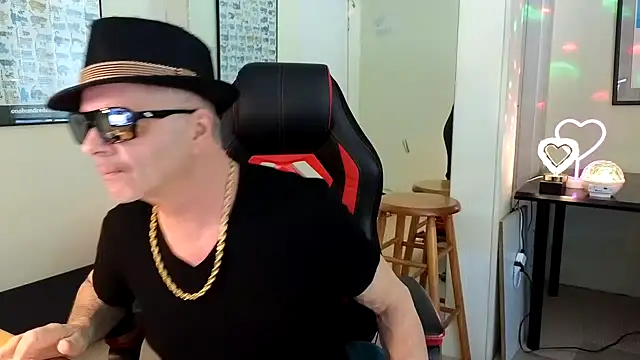 Snapshot of hotdadbod chatting on January 2025 09:32:02 PM hotdadbod online show from January 2025 09:32:02 PM