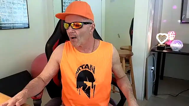 Snapshot of hotdadbod chatting on January 2025 09:18:01 PM hotdadbod online show from January 2025 09:18:01 PM