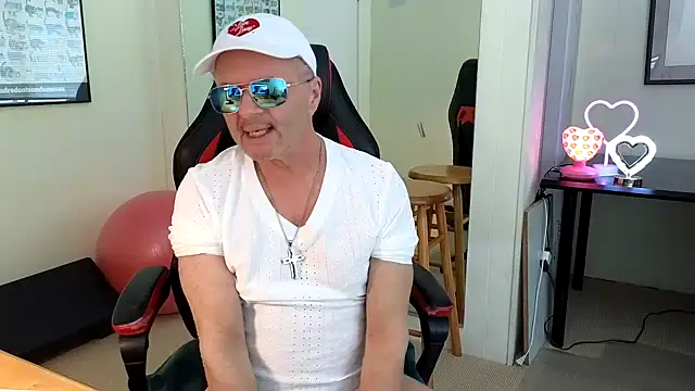 Snapshot of hotdadbod chatting on February 2025 09:39:02 PM hotdadbod online show from February 2025 09:39:02 PM