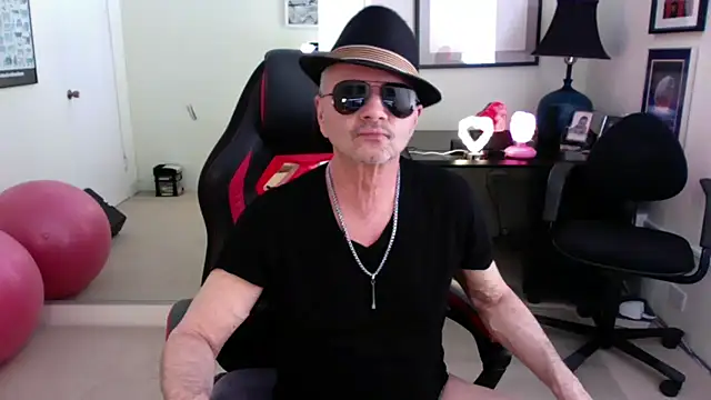 Snapshot of hotdadbod chatting on February 2025 09:26:02 PM hotdadbod online show from February 2025 09:26:02 PM