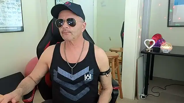 Snapshot of hotdadbod chatting on March 2025 08:32:02 PM hotdadbod online show from March 2025 08:32:02 PM