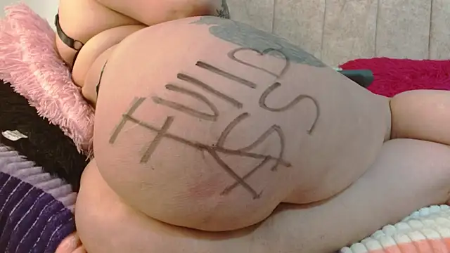 Snapshot of Melanie_Messy_Nasty chatting on May 2026 09:34:02 PM Melanie Messy Nasty online show from May 2026 09:34:02 PM