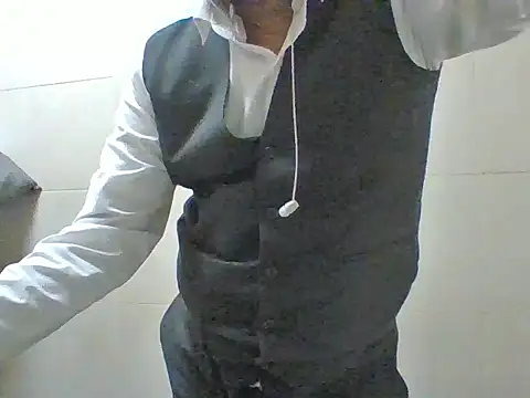 Snapshot of RAINBOWONE chatting on May 2026 06:32:03 AM RAINBOWONE online show from May 2026 06:32:03 AM