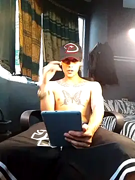 Snapshot of maxwell_crazy1 chatting on May 2026 10:27:02 PM maxwell crazy1 online show from May 2026 10:27:02 PM