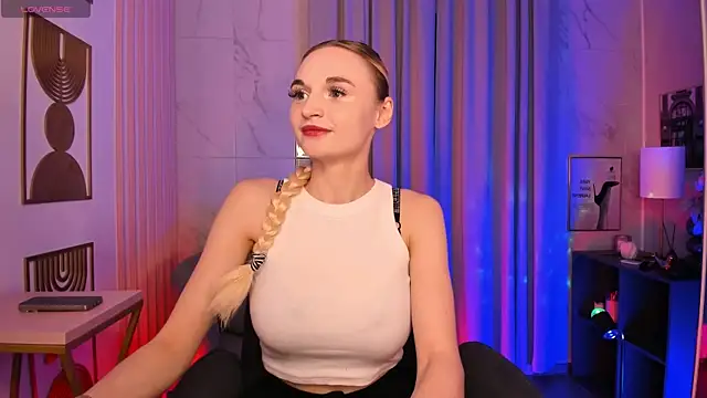 Snapshot of Mila__Lux chatting on July 2026 09:06:02 PM Mila Lux online show from July 2026 09:06:02 PM