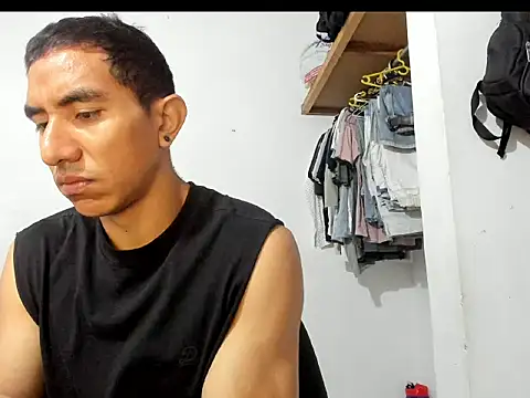 Snapshot of aquiles04 chatting on May 2026 12:10:02 PM aquiles04 online show from May 2026 12:10:02 PM