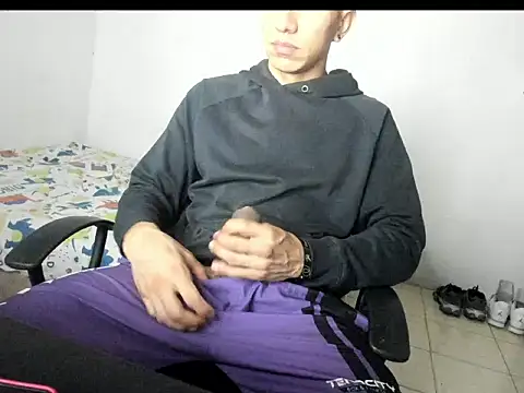 Snapshot of aquiles04 chatting on June 2026 04:26:02 AM aquiles04 online show from June 2026 04:26:02 AM