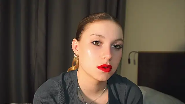 Sairallyn online show from May 2026 07:34:02 PM