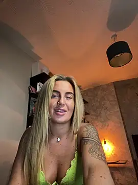 Snapshot of CharlottemilfUKx chatting on May 2026 11:34:01 PM CharlottemilfUKx online show from May 2026 11:34:01 PM