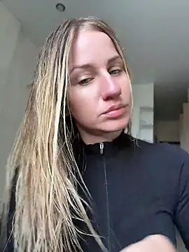 Snapshot of AnnaMist_ chatting on June 2026 08:15:01 AM AnnaMist online show from June 2026 08:15:01 AM