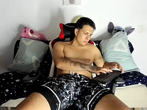 Snapshot of alexerdiego chatting on June 2026 04:35:01 AM alexerdiego online show from June 2026 04:35:01 AM