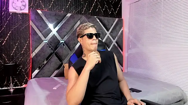 Snapshot of dominic_connor chatting on June 2026 03:40:02 AM dominic connor online show from June 2026 03:40:02 AM