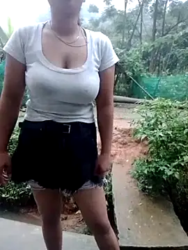 Snapshot of Mirra-a chatting on July 2026 11:15:01 PM Mirra-a online show from July 2026 11:15:01 PM