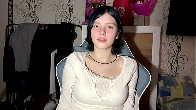 MinnieMoonie online show from May 2026 02:13:02 PM