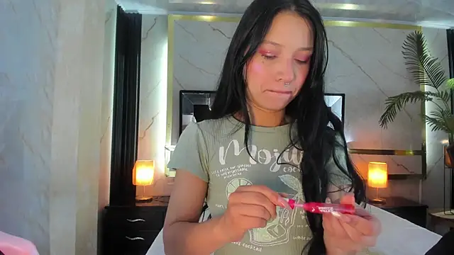SophiieCalloway1 online show from June 2026 01:39:02 PM