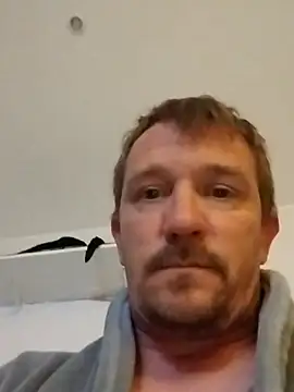 nosmijttt online show from May 2026 11:22:02 PM