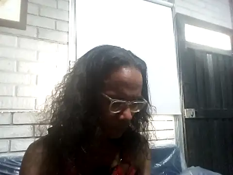 Snapshot of LatinFFanatic chatting on May 2026 08:47:02 PM LatinFFanatic online show from May 2026 08:47:02 PM