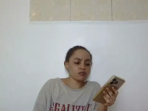 Snapshot of silk_couple1 chatting on June 2026 03:28:01 AM silk couple1 online show from June 2026 03:28:01 AM