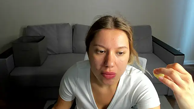 Snapshot of Shakira_Lux chatting on June 2026 08:39:01 AM Shakira Lux online show from June 2026 08:39:01 AM