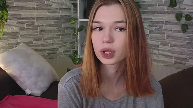 Snapshot of OliviaFoxsis chatting on May 2026 12:42:01 PM OliviaFoxsis online show from May 2026 12:42:01 PM